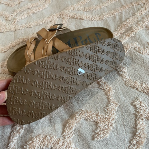 Slide sandals tan size 7 women - Picture 3 of 4